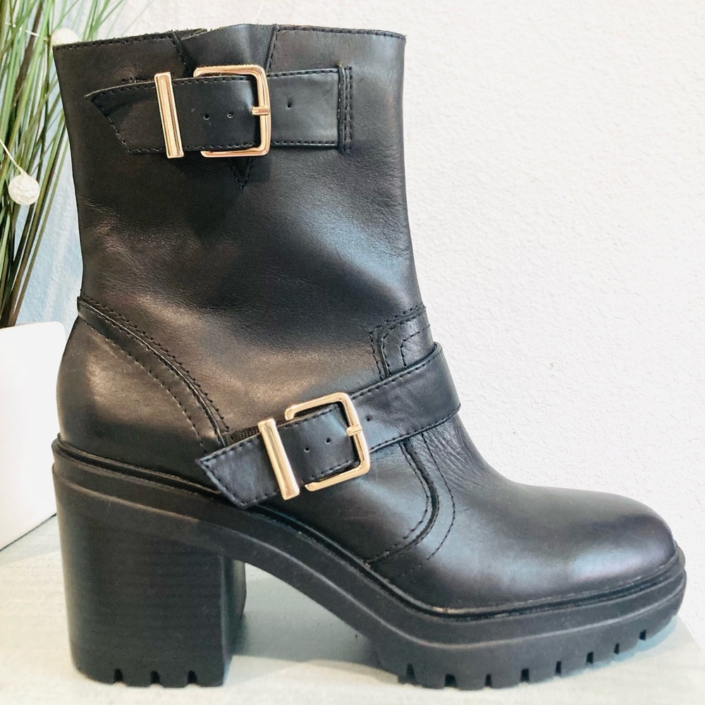 NWOT Kenneth Cole Rhode Heel Buckle PG Polar Grip Black Leather Boots 8.5